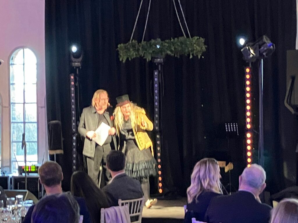 Konferencier!